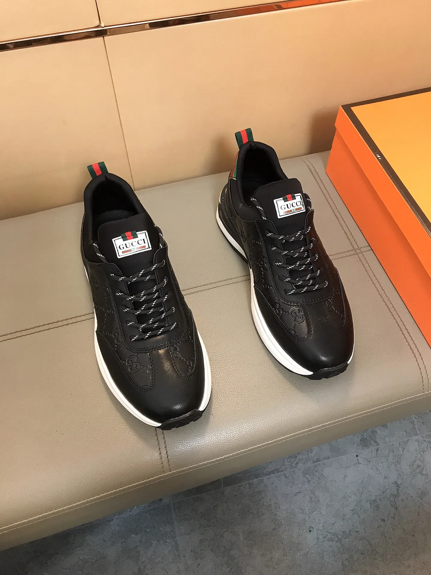 Factory price P442 💎👟👟[GUCCI] The latest trendy men's casual shoes, the fabric is made of embossed cowhide imported from Italy, comfortable sheepskin lining + feet, the original outsole is wear-resistant and non-slip, high-level version, exquisite workmanship. Code number: 38-44